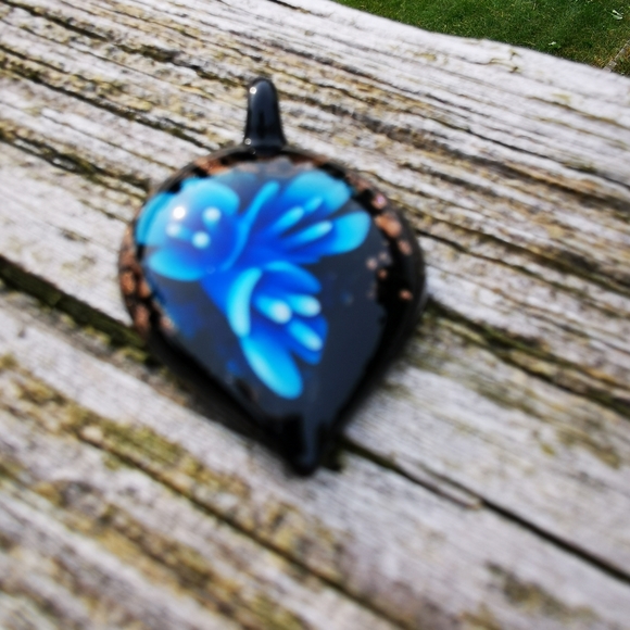 Vintage Art Glass Pendant Heart Shape with Blue Flowers and Aventurine - Picture 3 of 12